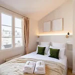 Designer One-Bed - Marais - Free Parking