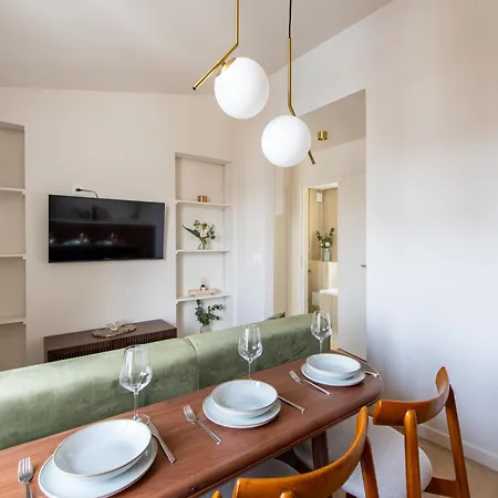 Designer One-bed - Marais - Free Parking Apartment Paris