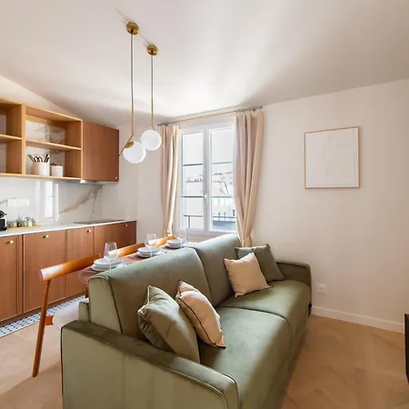 Designer One-bed - Marais - Free Parking Apartment