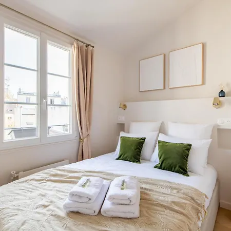 Designer One-bed - Marais - Free Parking Paris