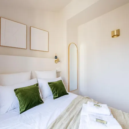 Designer One-bed - Marais - Free Parking * Paris